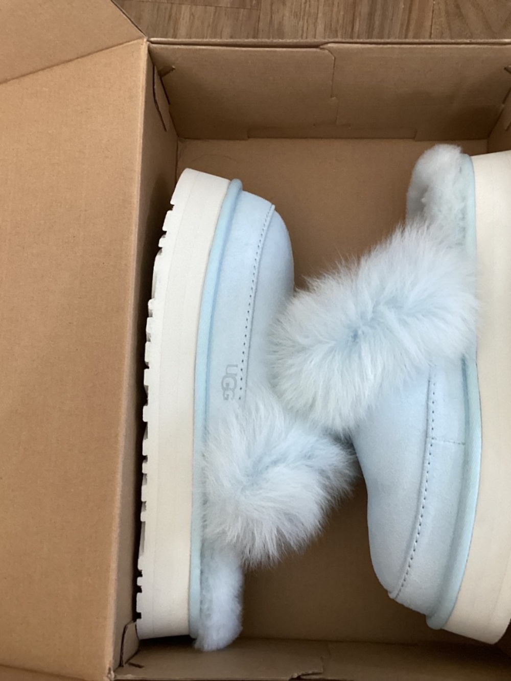 UGG Women's Disquette Chalet Sheepskin Blue Slip On Slippers Shoes Flats Size 9 - Picture 5 of 6